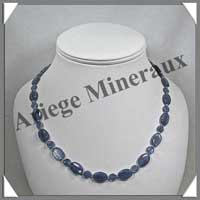 CYANITE - Collier Compos� : 19 Ovales 10x14 mm et Disques 6 mm - 47 cm - C003