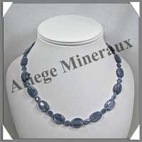 CYANITE - Collier Compos� : 17 Ovales 11x15 mm et Disques 6 mm - 46 cm - C004