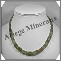 GRENAT VERT - Collier Compos� : Rectangles d�grad�s 6x15 mm - 43 cm - C002