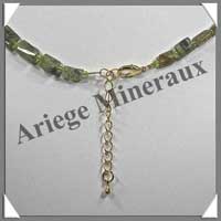 GRENAT VERT - Collier Compos� : Rectangles d�grad�s 6x15 mm - 43 cm - C002
