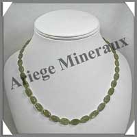 GRENAT VERT - Collier Compos� : Nuggets de 5 � 10 mm - 45 cm - C003