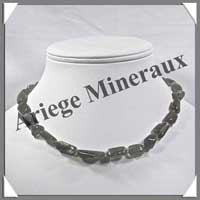 LABRADORITE - Collier Compos� Nuggets 15 � 20 mm - 41 cm - C003