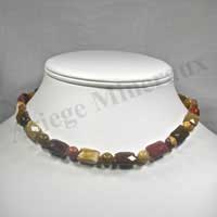 MOKAITE - Collier Compos� Rectangles Facet�s et Perles 8 mm - 43 cm - C009