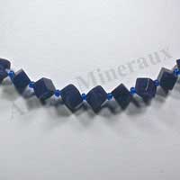 SODALITE - Collier Compos� Cubes 6 mm - 43 cm - A002