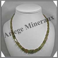 GRENAT VERT - Collier Compos - Rectangles 15x6 mm en dgrad - 48 cm - C001