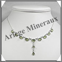PERIDOT Cristallis - Collier Argent - 11 Cabochons Facets - 42 cm - P004
