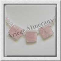 QUARTZ ROSE - Collier Compos - 3 Carrs 20x20 mm et Perles 6 mm en dgrad - 49 cm - M007